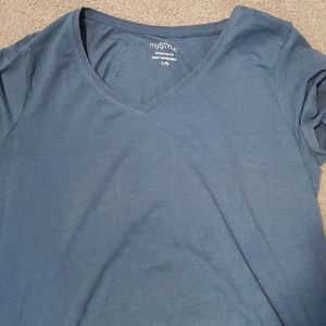 🛍 BOGO Ladies large stretch T by my style